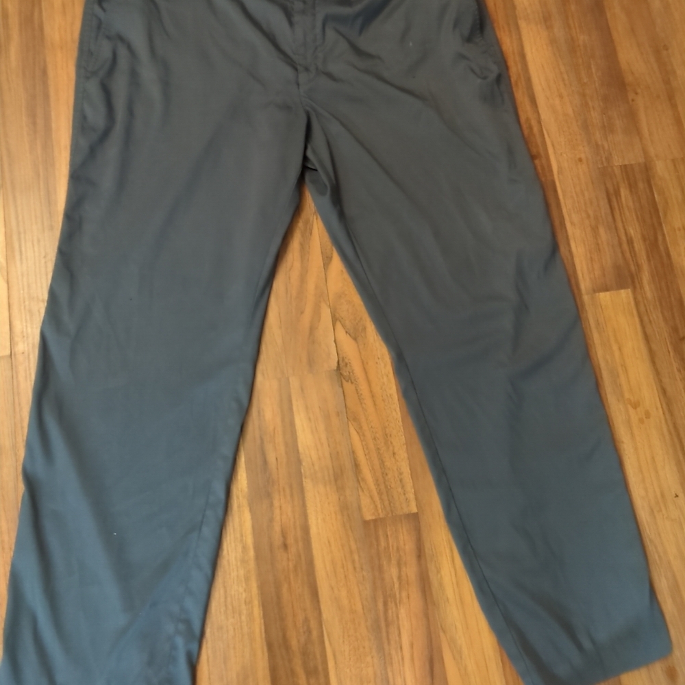 Nike Gray Sweatpants for Versatile Comfort
